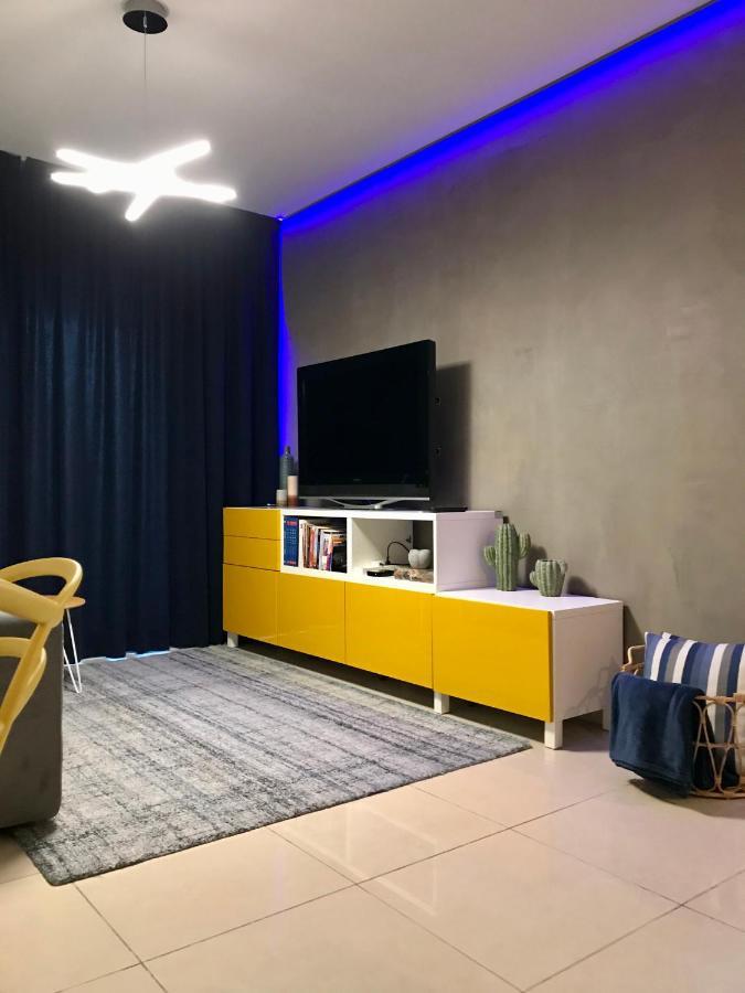 Fat Cow Apartment 101 Larnaca Exterior photo