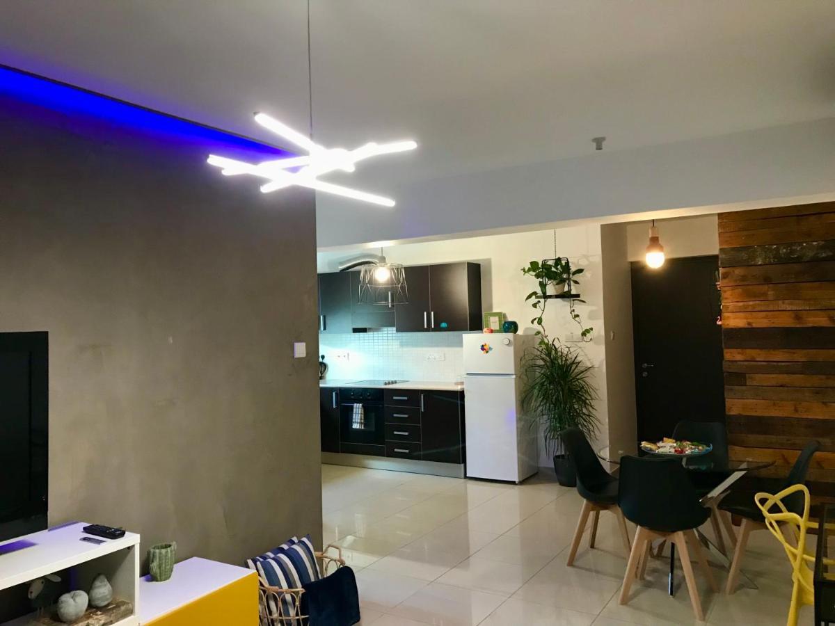 Fat Cow Apartment 101 Larnaca Exterior photo