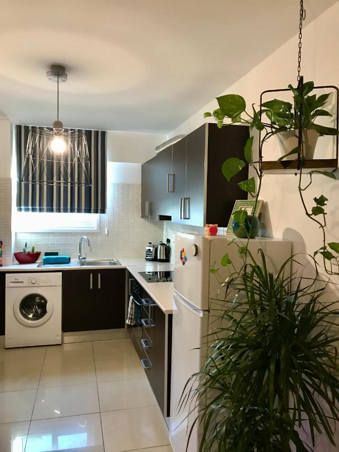 Fat Cow Apartment 101 Larnaca Exterior photo